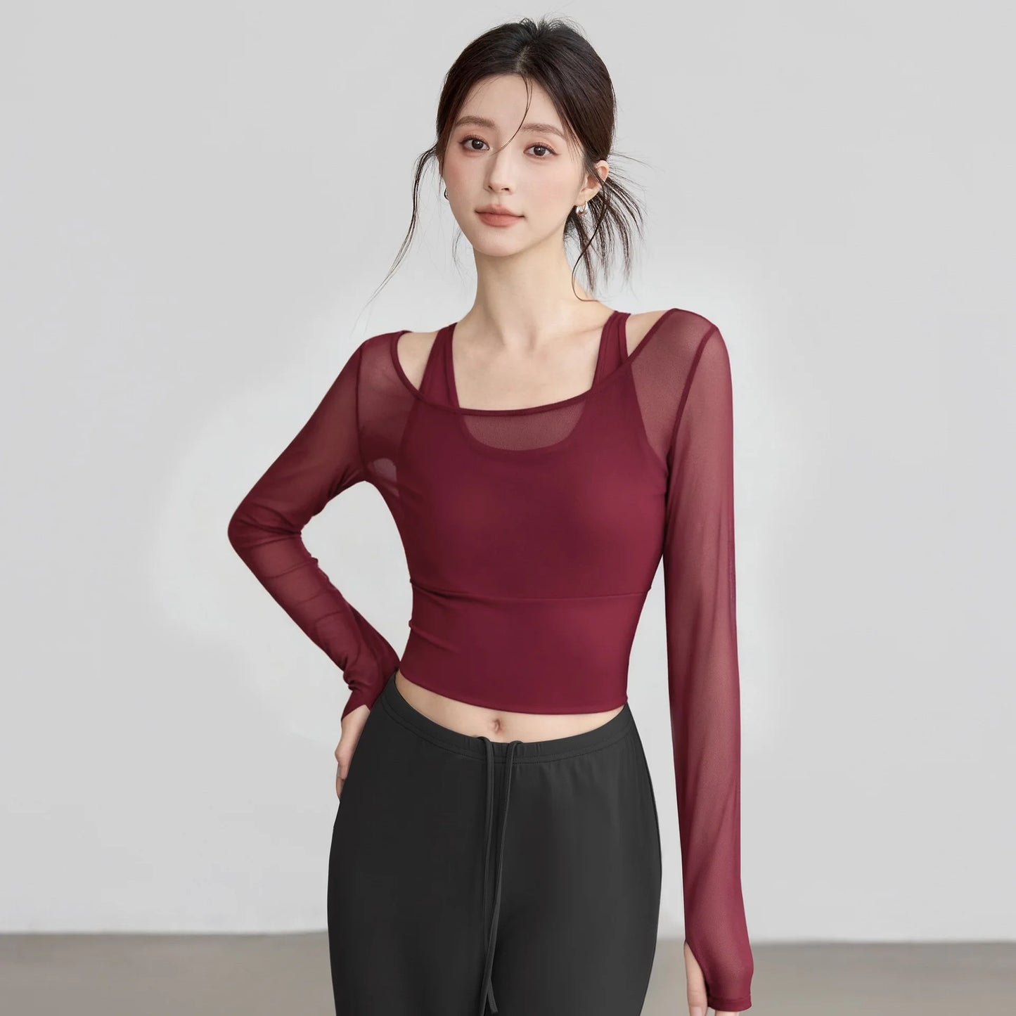 Roupas de yoga para mulheres para outono e inverno férias de duas peças copo fixo esportes topos high-end pilates treinamento roupas de fitness